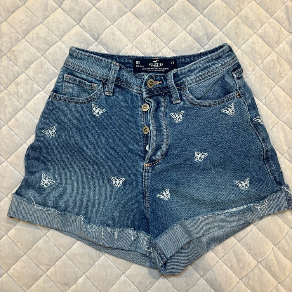 HOLLISTER Curvy Ultra High-Rise Mom Short